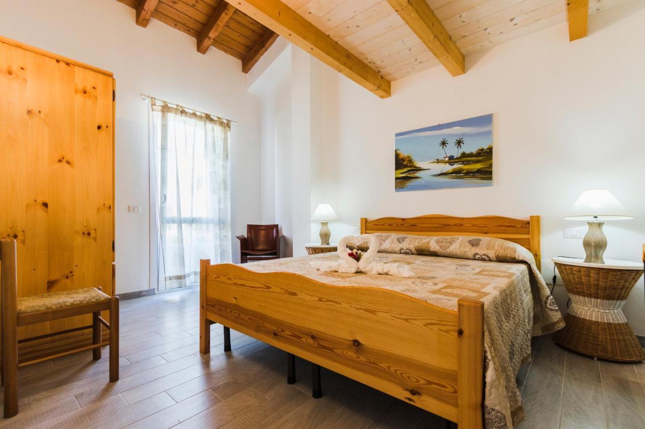 Residence Fior Di Sulcis Calasetta Buitenkant foto