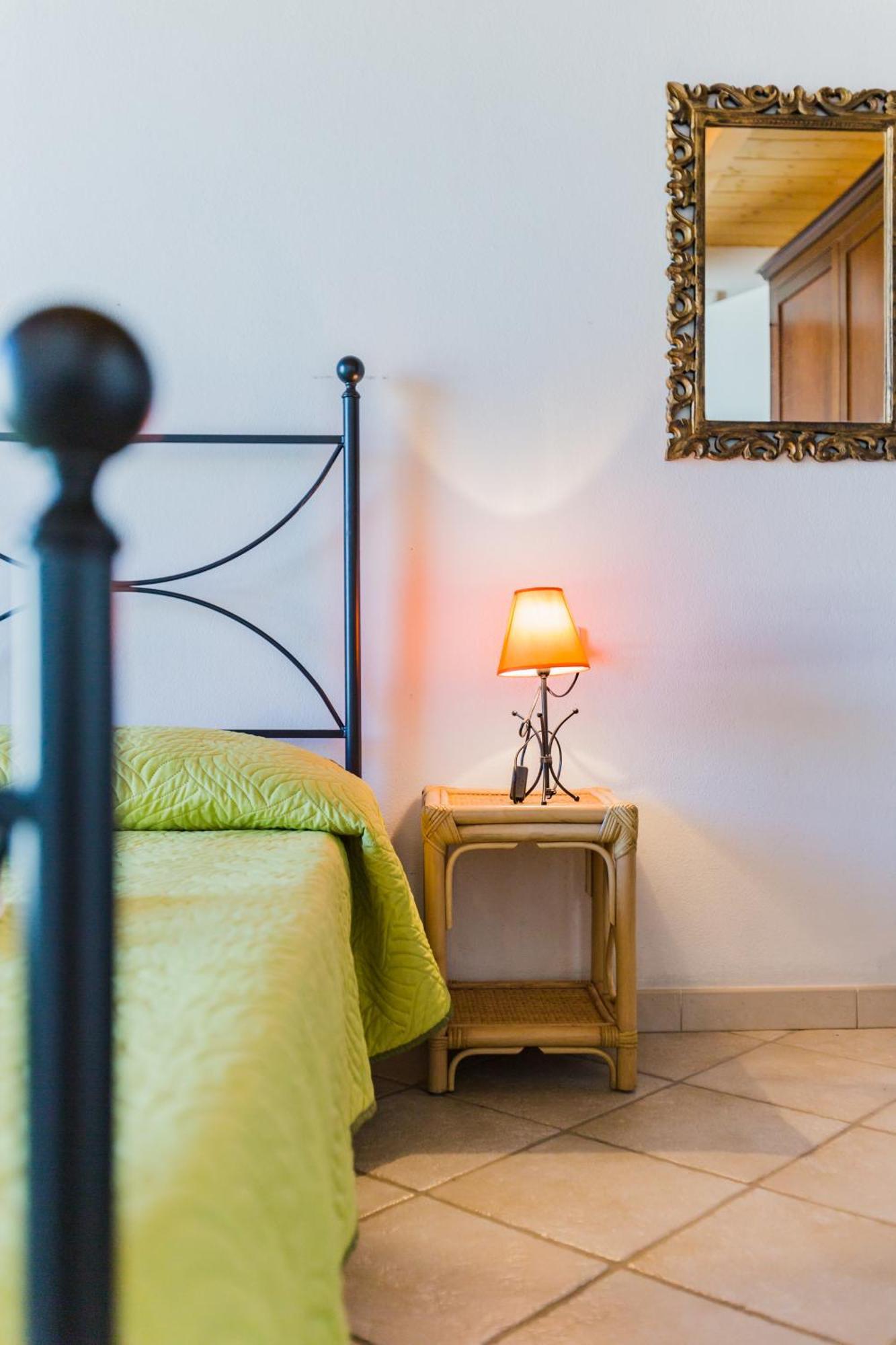 Residence Fior Di Sulcis Calasetta Buitenkant foto