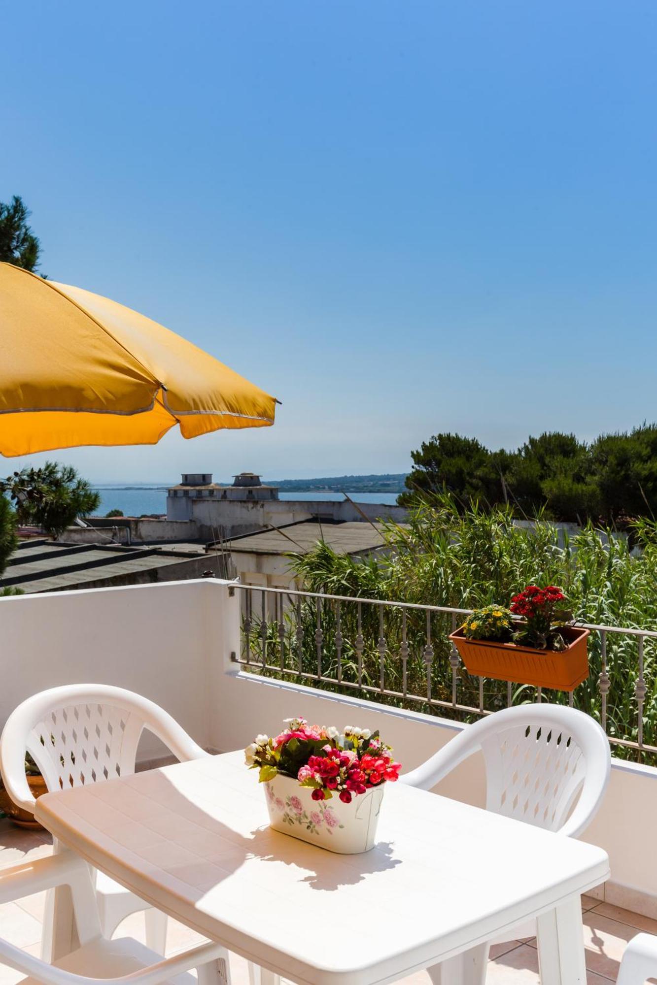 Residence Fior Di Sulcis Calasetta Buitenkant foto